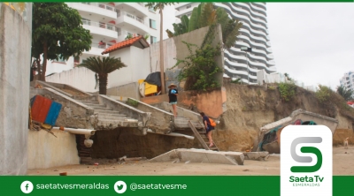 Escalinatas se descomponen a pedazos