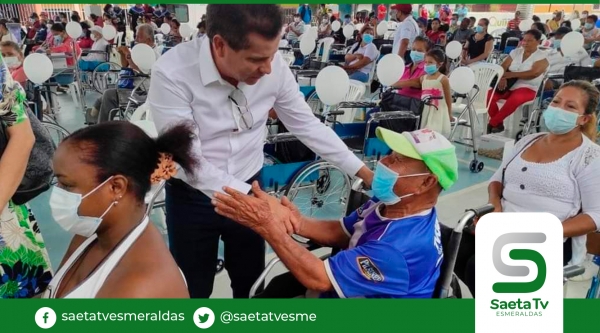 Alcaldía de Quinindé entrega ayudas técnicas