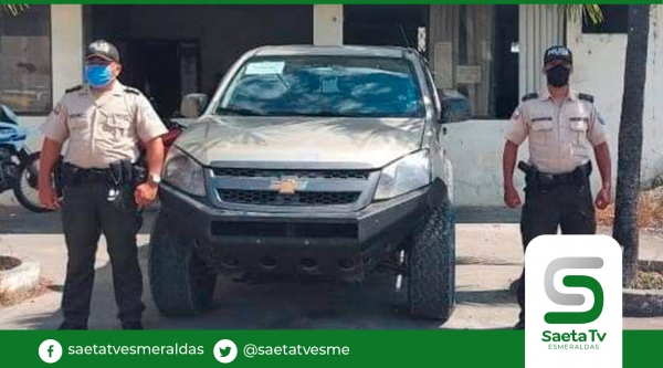 Policía de Atacames recupera vehículo reportado como robado