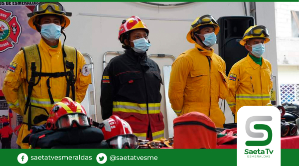 Bomberos recibieron donación de vehículos e indumentaria de Quito
