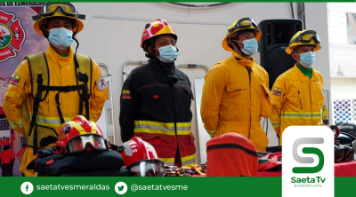 Bomberos recibieron donación de vehículos e indumentaria de Quito