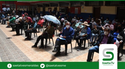 Contagios y ocupación en hospitales en alza en Quito, mientras sigue la espera por vacunación en varios centros