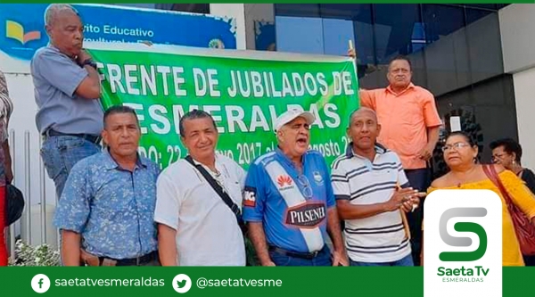 Jubilados esmeraldeños se quejan del Distrito Educativo