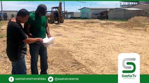 Alcaldía de Rioverde construye cancha sintética en Palestina