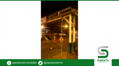 ¡Terror en halloween! Dos cuerpos colgados en el paso peatonal frente a la Inmaculada