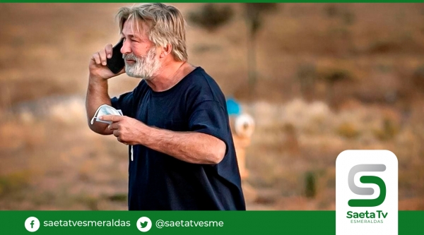 Alec Baldwin mata por accidente a una mujer y hiere a un hombre al disparar un arma de utilería en el rodaje de “Rust”