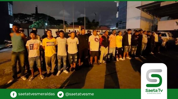 18 personas  llegaron  fuertemente armados al Hospital Luis Vernaza, donde llegó un herido tras un ataque a bala