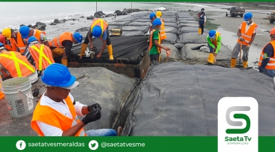 Se construye muro con geocontenedores en Súa