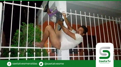 Ladrón es detenido tras quedarse atorado y perder la ropa
