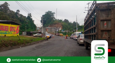 Choque en puente sobre  río Blanco en Quinindé