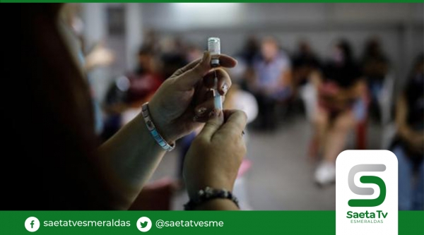 En Muisne Ministerio de salud  vacuna  adultos mayores  con la colaboración del municipio